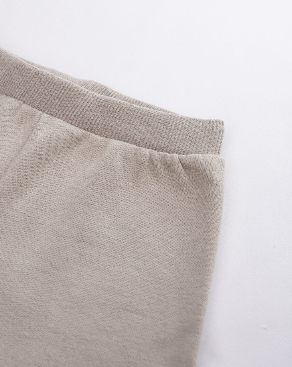 Pantalone felpato neonata beige con scritta "beautiful"